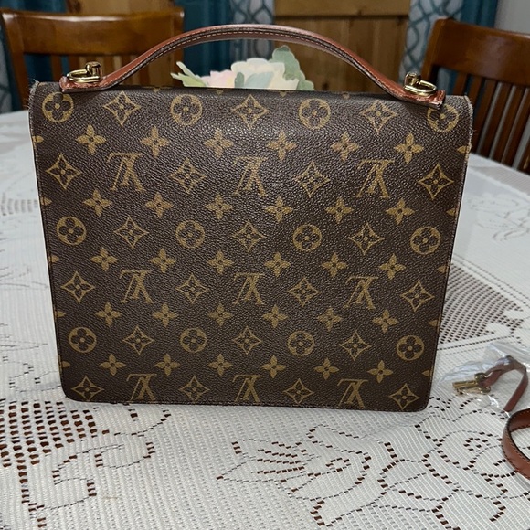 Louis Vuitton Monogram Crossbody Bag - Picture 4 of 12
